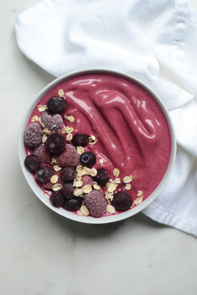 hibiscus berry smoothie bowl – hello wholefoods