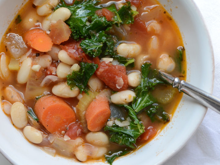 my favorite kale & white bean soup